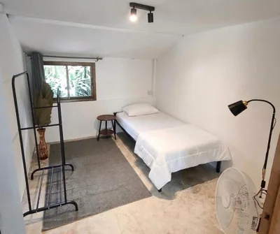 Standard Single Room with Shared Bathroom — MoovInn Garden Guesthouse